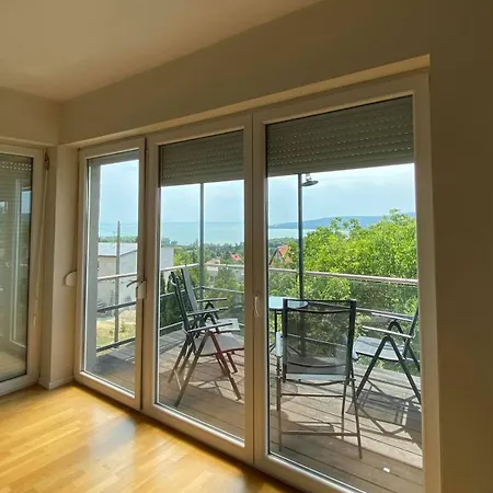 Ravenswood شقة Balatonfůzfő